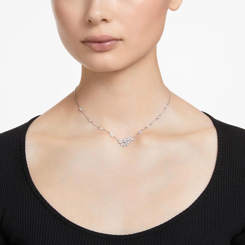 RARE Swarovski Flower Gema Necklace Soft Glam x Ariana Grande
